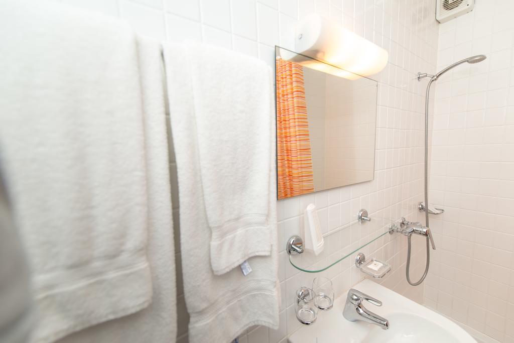 Hotel Rotes Haus Brugg  Cameră foto